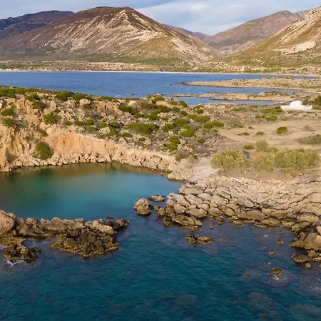 Villa Nireides 'top Destination'