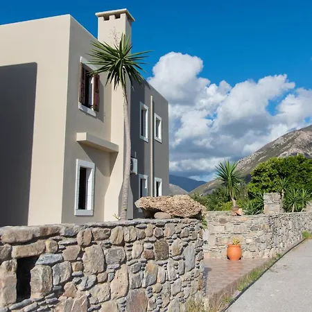 Villa Nireides 'top Destination'